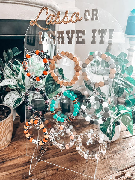 Tabletop acrylic pegboard