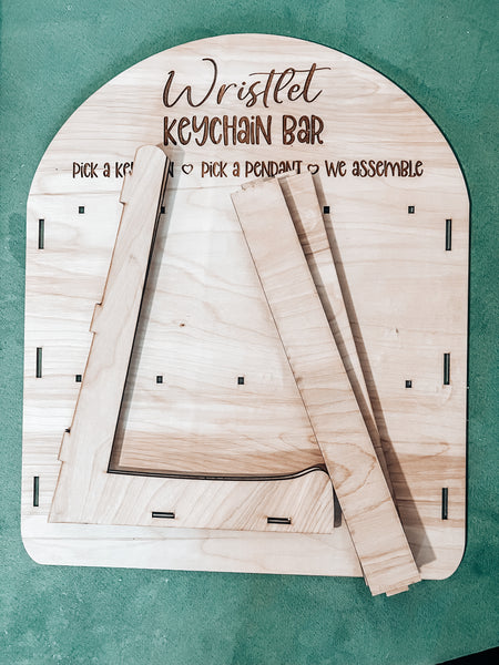 Wristlet keychain bar